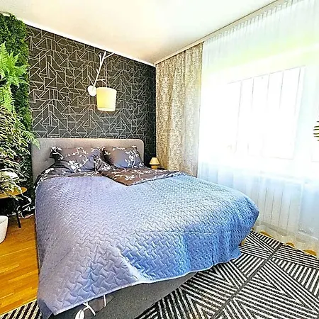 Hotel Cofy Rentals, A/c, Free Parking, Online Check-in! 3*