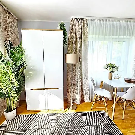 Cofy Rentals, A/c, Free Parking, Online Check-in! Hotel Tallin